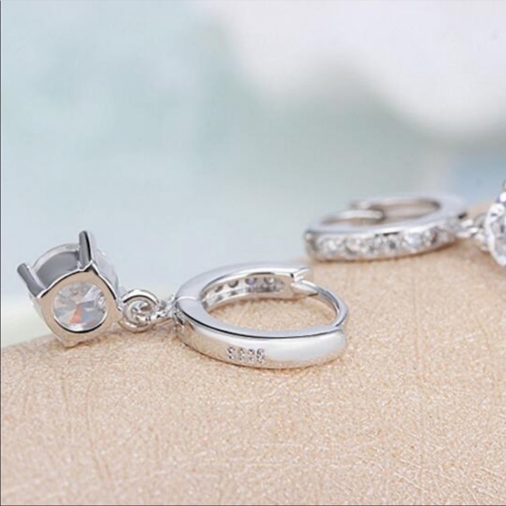 NEW SOLITAIRE DIAMOND DROP SILVER HOOP EARRINGS - Picture 7 of 8